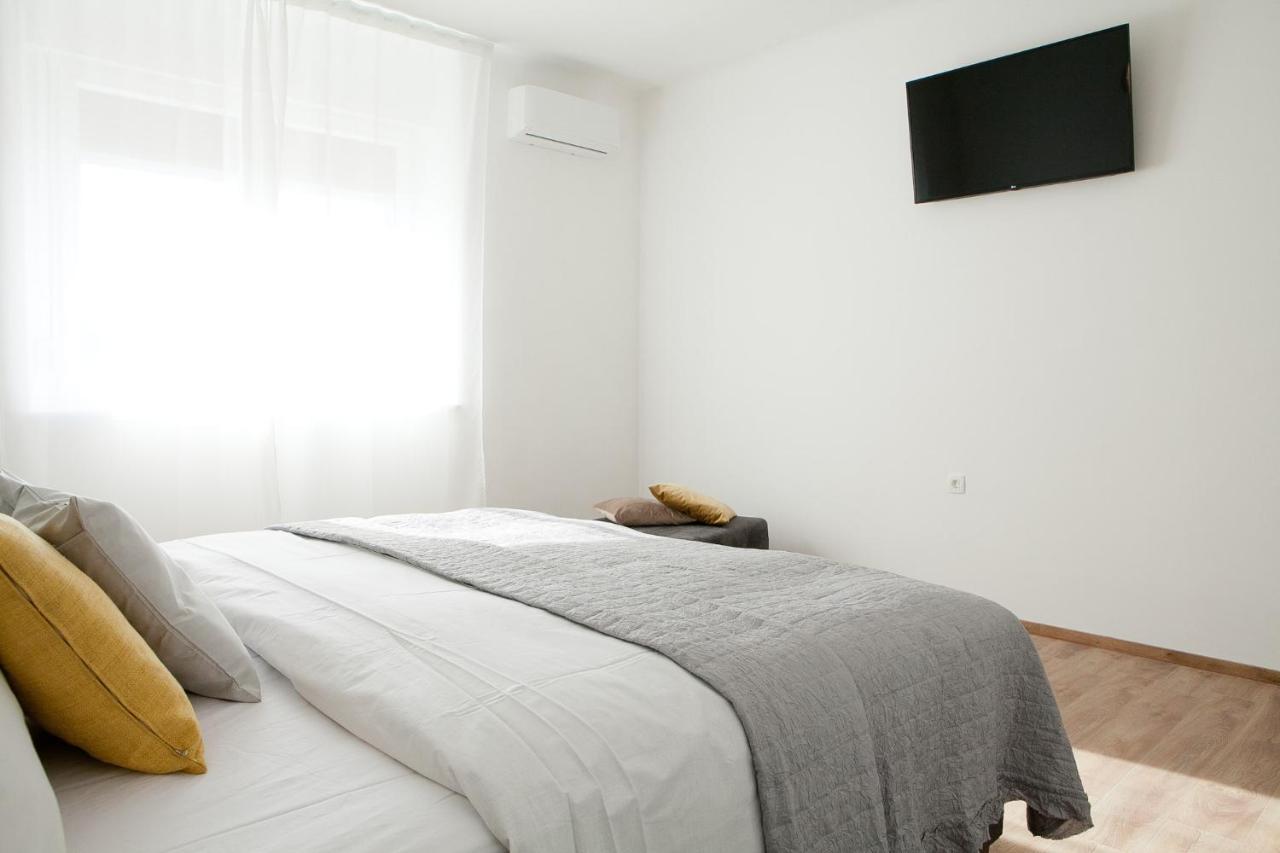 Apartment Mila Zara Esterno foto