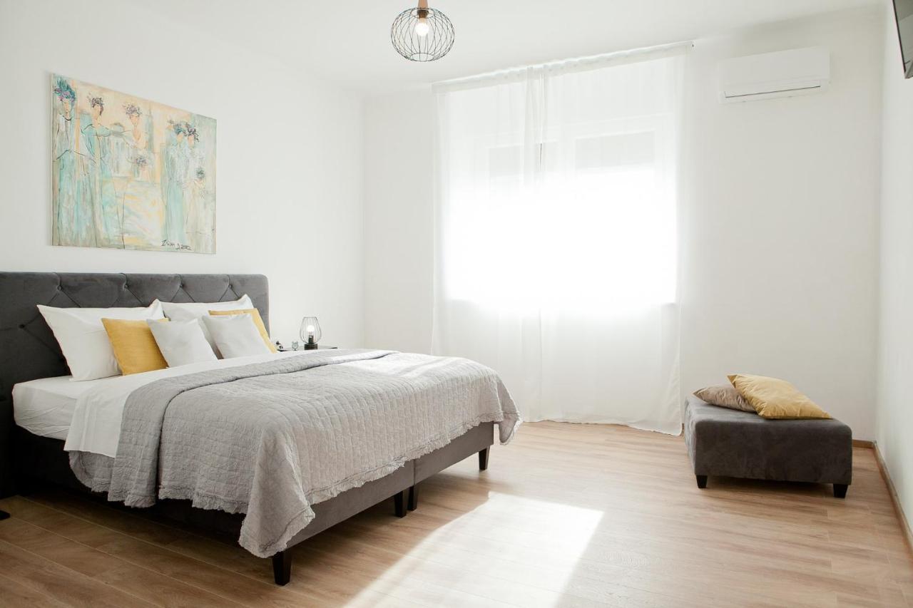 Apartment Mila Zara Esterno foto