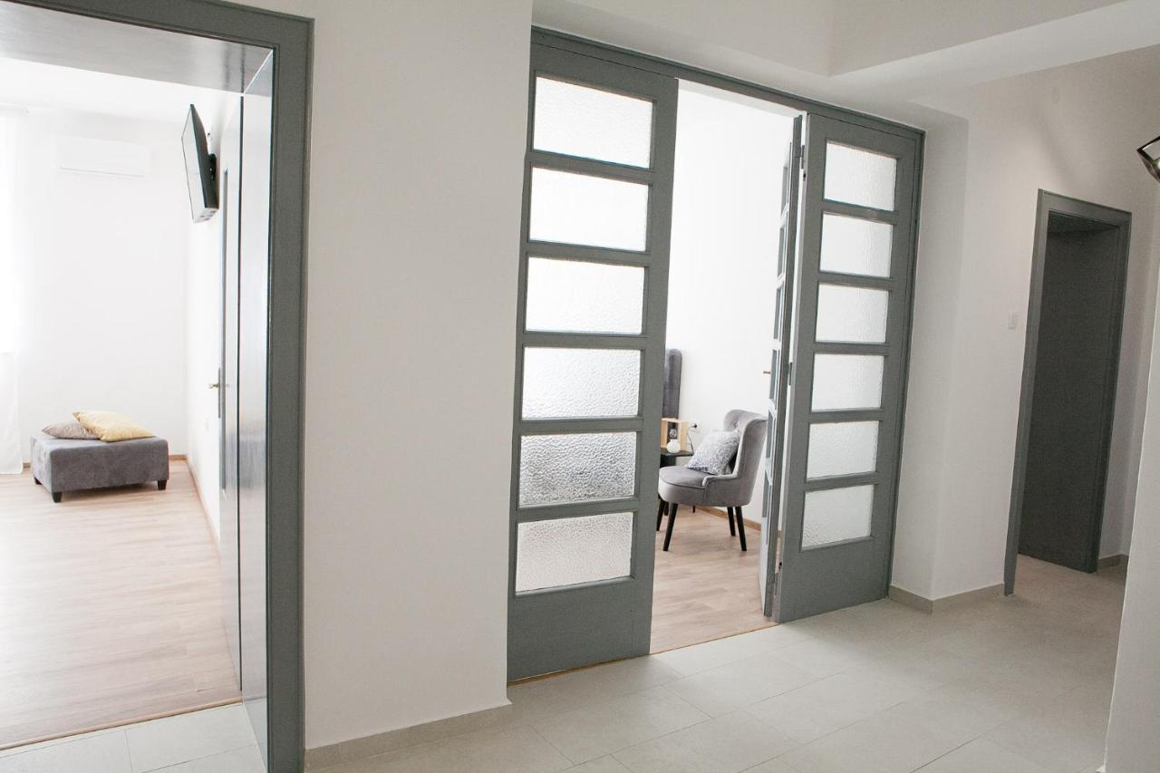 Apartment Mila Zara Esterno foto