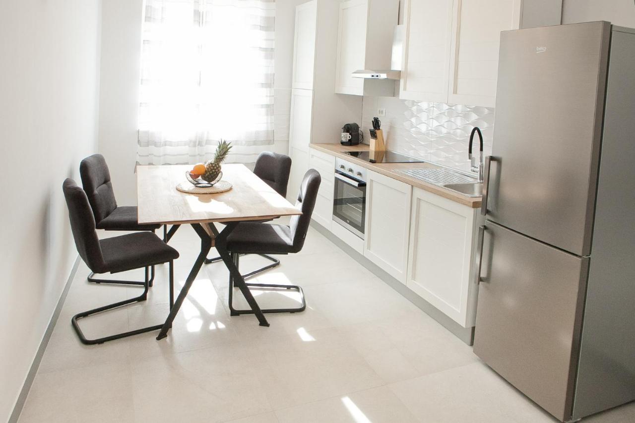 Apartment Mila Zara Esterno foto